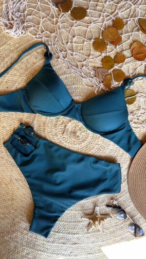 Hot Pants Verde Esmeraldas com Pedras